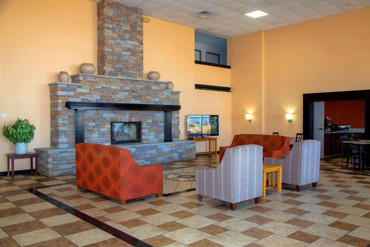 Econo Lodge Ardmore Bagian luar foto