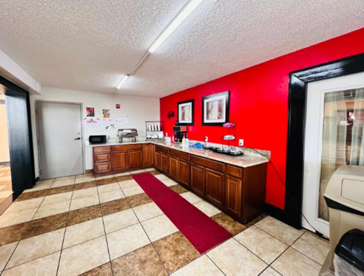 Econo Lodge Ardmore Bagian luar foto