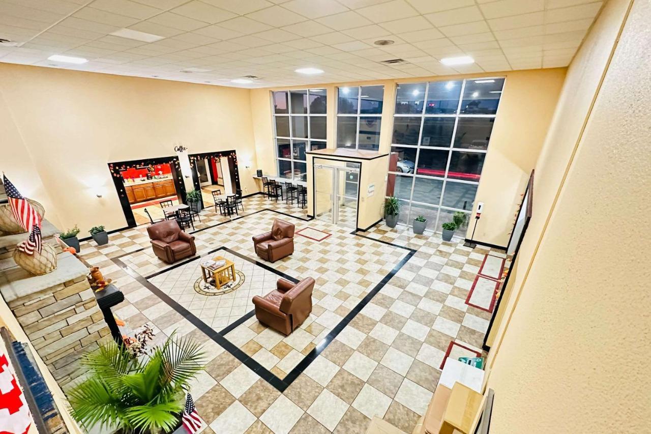 Econo Lodge Ardmore Bagian luar foto