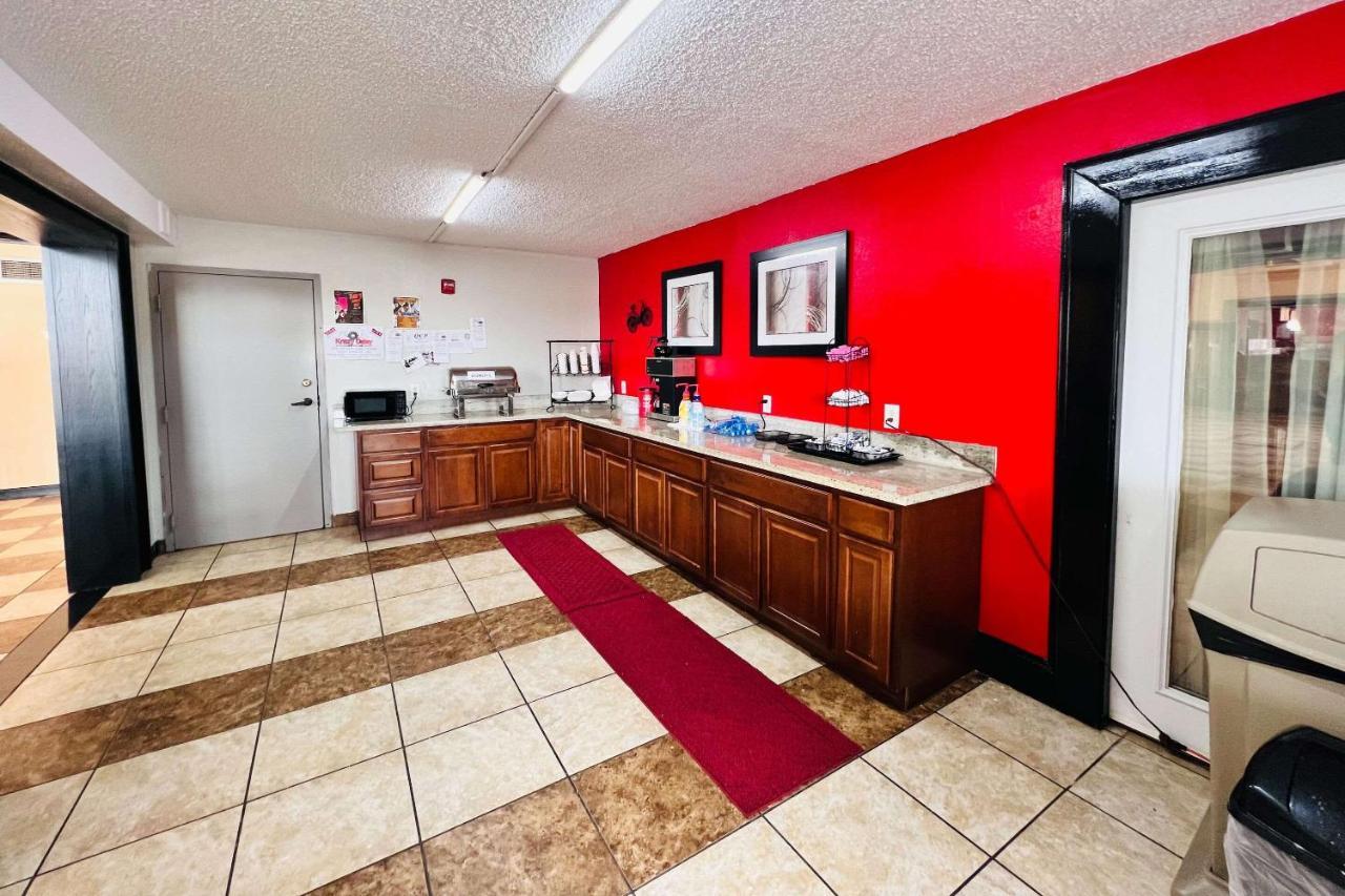 Econo Lodge Ardmore Bagian luar foto